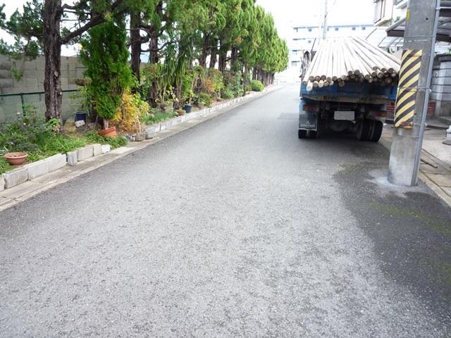 Local photos, including front road. Local (12 May 2013) Shooting