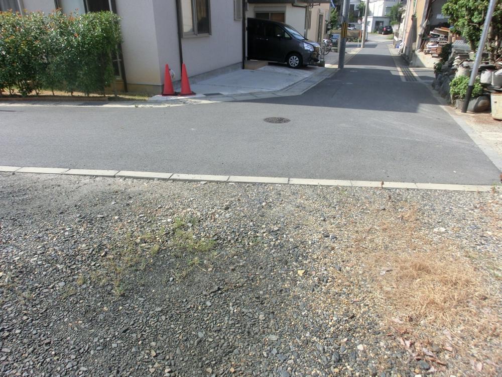 Local photos, including front road. Local (August 2013) Shooting