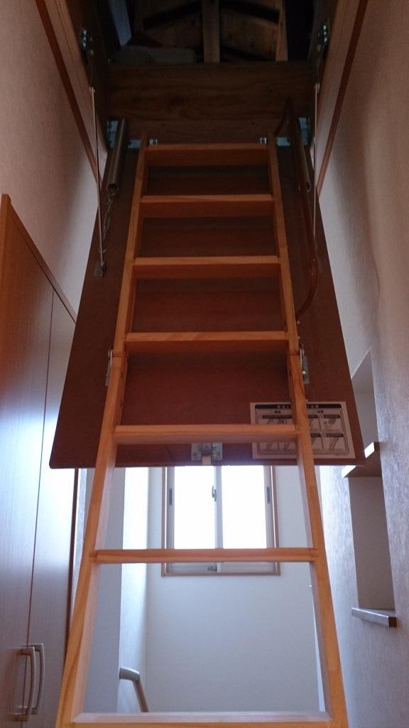 Receipt. Indoor (11 May 2013) Shooting, There ceiling storage. 