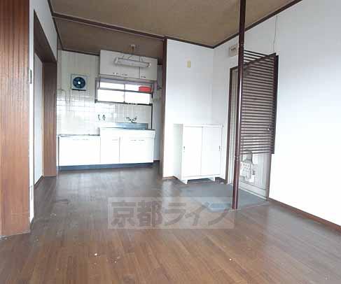 Living and room. Spacious dining kitchen.