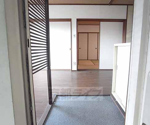 Entrance. Entrance is the scenery.