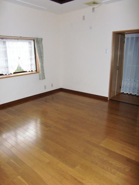 Non-living room. 1 Kaiyoshitsu