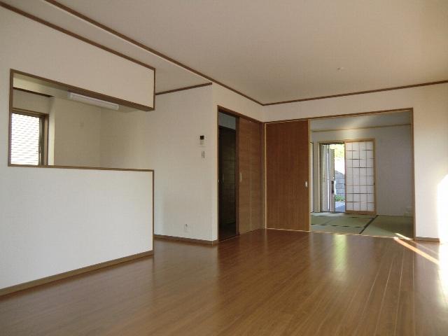 Living. Same specifications photos (living) LDK popular face-to-face kitchen