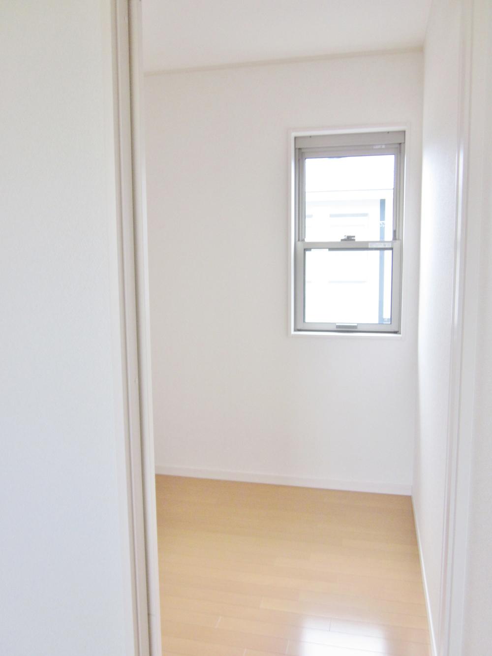 Receipt. Walk-in closet