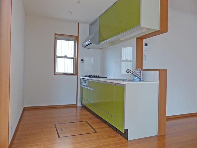 Kitchen. Same specifications photo (kitchen) Wife rejoice dream of counter kitchen!  Further all-electric IH cooking heater specifications! 