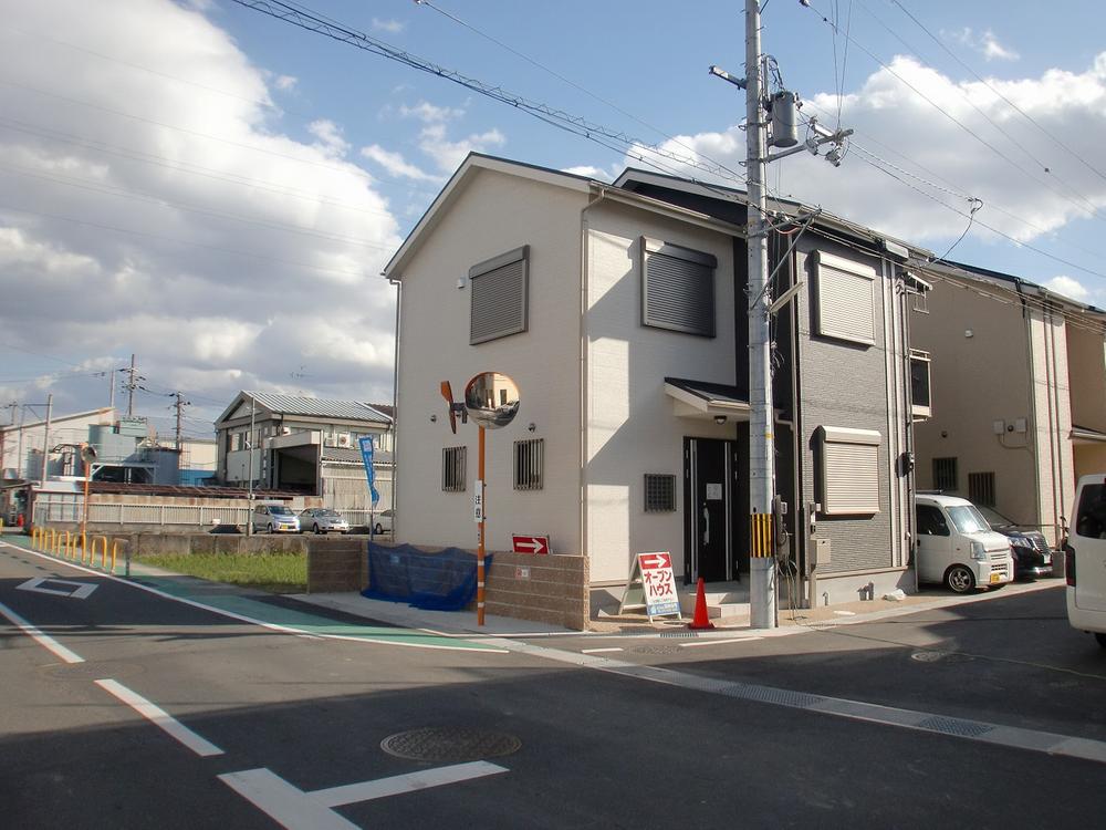 Local photos, including front road. Local (11 May 2013) Shooting Local appearance photo No. 16 place