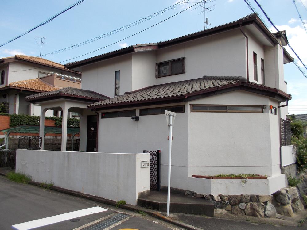 Local appearance photo. Local (September 2013) is a shooting corner lot