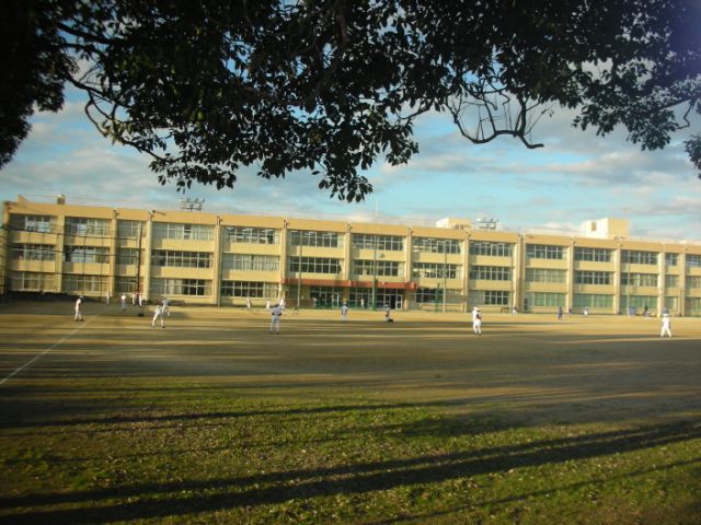 Junior high school. Municipal Omata until junior high school (junior high school) 2200m