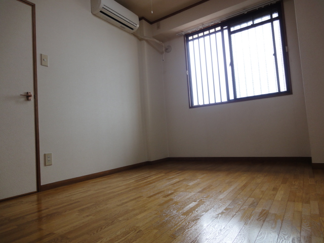 Other room space. Western style room