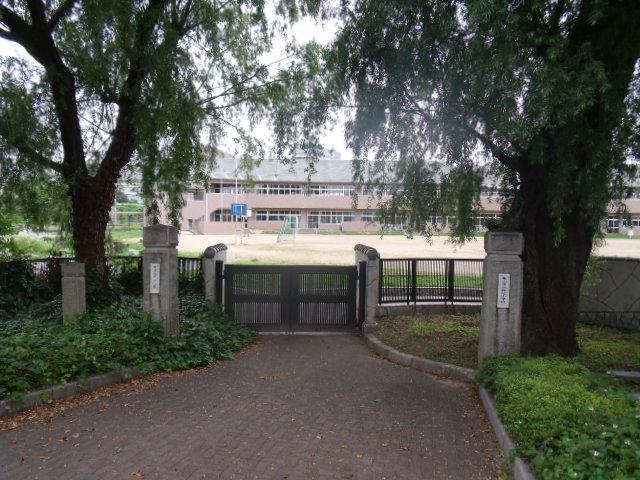 Primary school. 975m to Kameyama City Kannabe elementary school (elementary school)