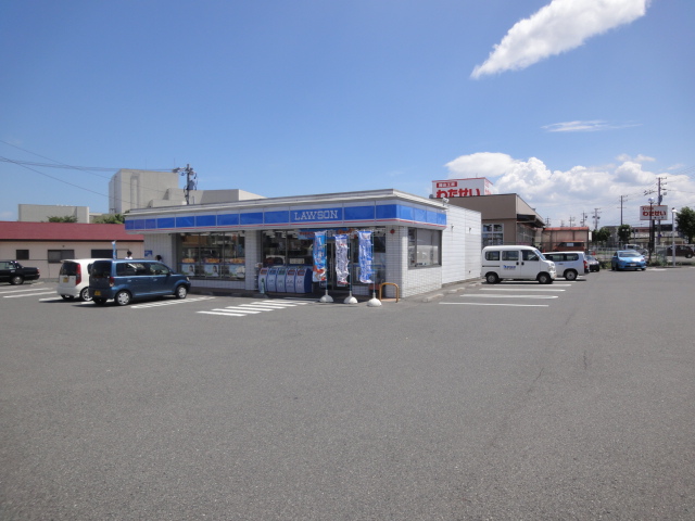 Convenience store. 694m until Lawson Kameyama Higashimiyuki store (convenience store)