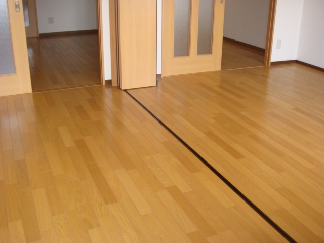 Other room space. Western and Western-style during the folding door (1 can be in the room)