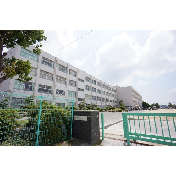 Junior high school. Municipal Masakazu until junior high school (junior high school) 2700m