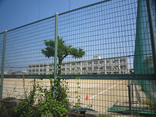 Junior high school. Municipal Akimasa until junior high school (junior high school) 1100m