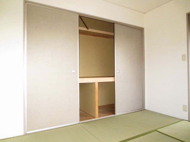 Receipt. Japanese-style closet