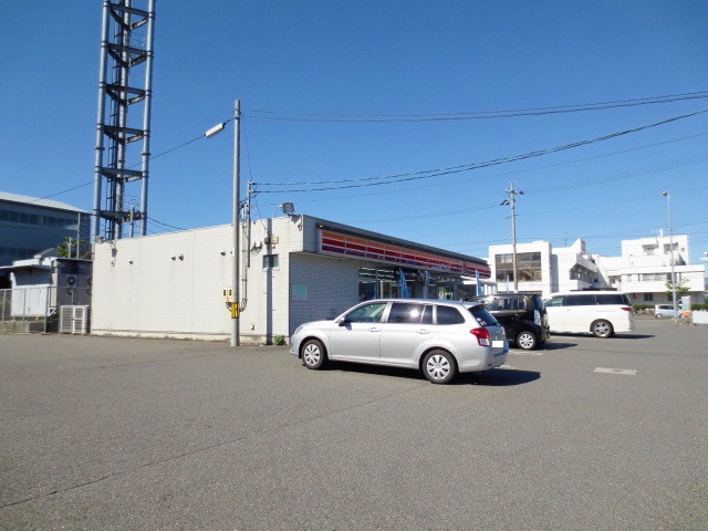 Convenience store. Circle K Kuwana Tado store up (convenience store) 410m