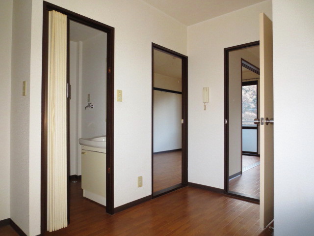 Other room space. Dining (with intercom)