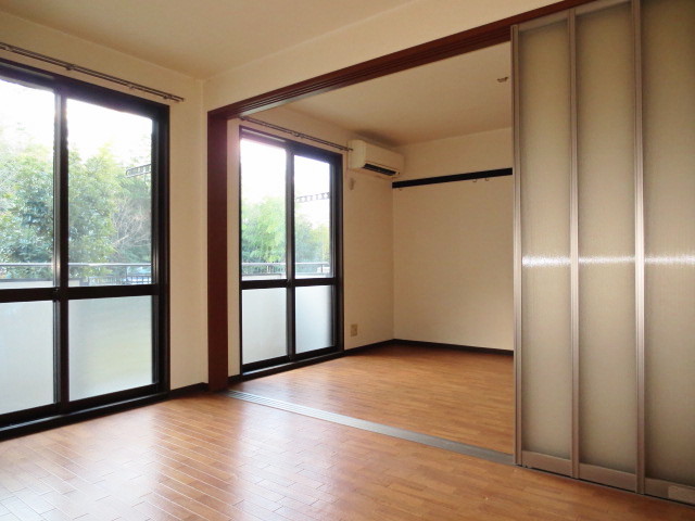 Living and room. Western room from the East Room (air-conditioned)