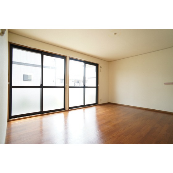Living and room. It will be facing south