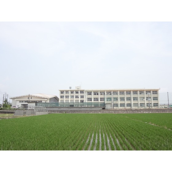 Junior high school. Municipal Hiwa until junior high school (junior high school) 1200m