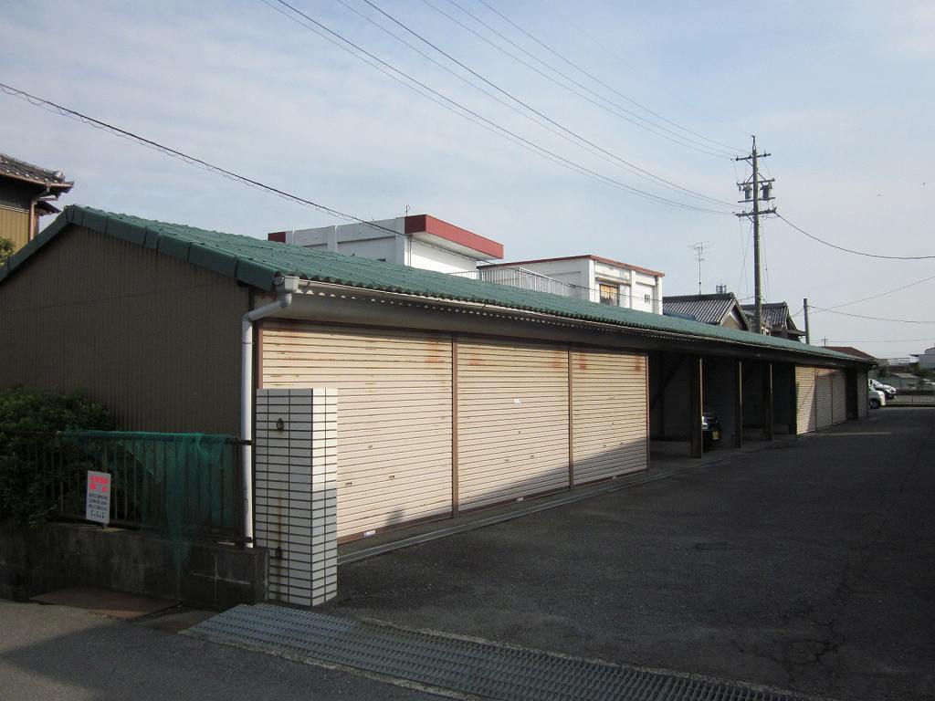Parking lot