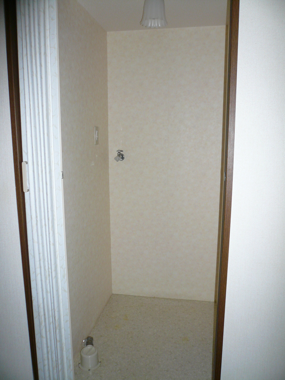 Washroom. Laundry Area, Reference photograph