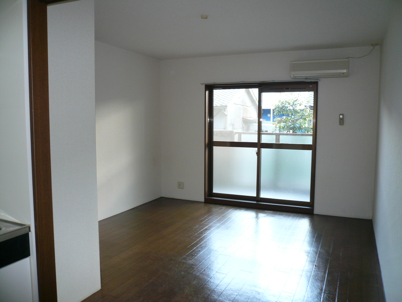 Living and room. Reference photograph