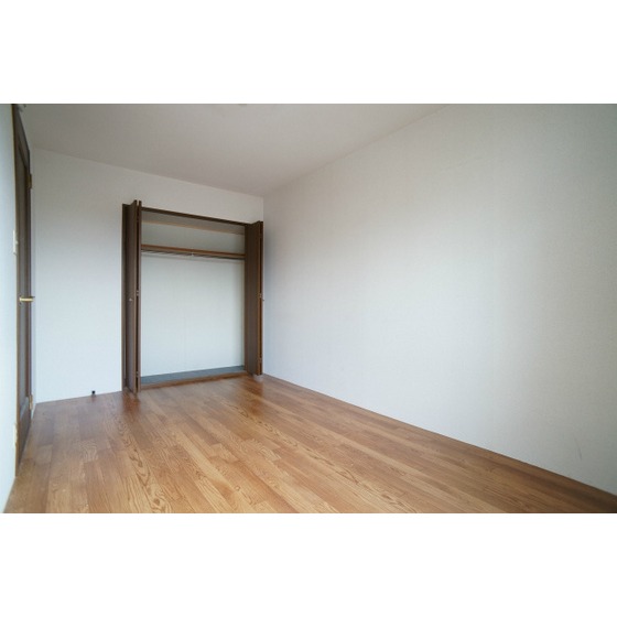 Receipt. Same property separate room photo