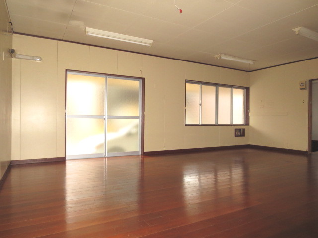 Living and room. 1 Kaiyoshitsu