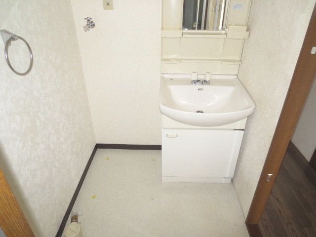 Washroom. Wash basin, Laundry Area