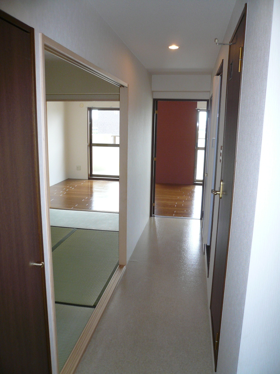 Other room space. Reference photograph, Same building another room