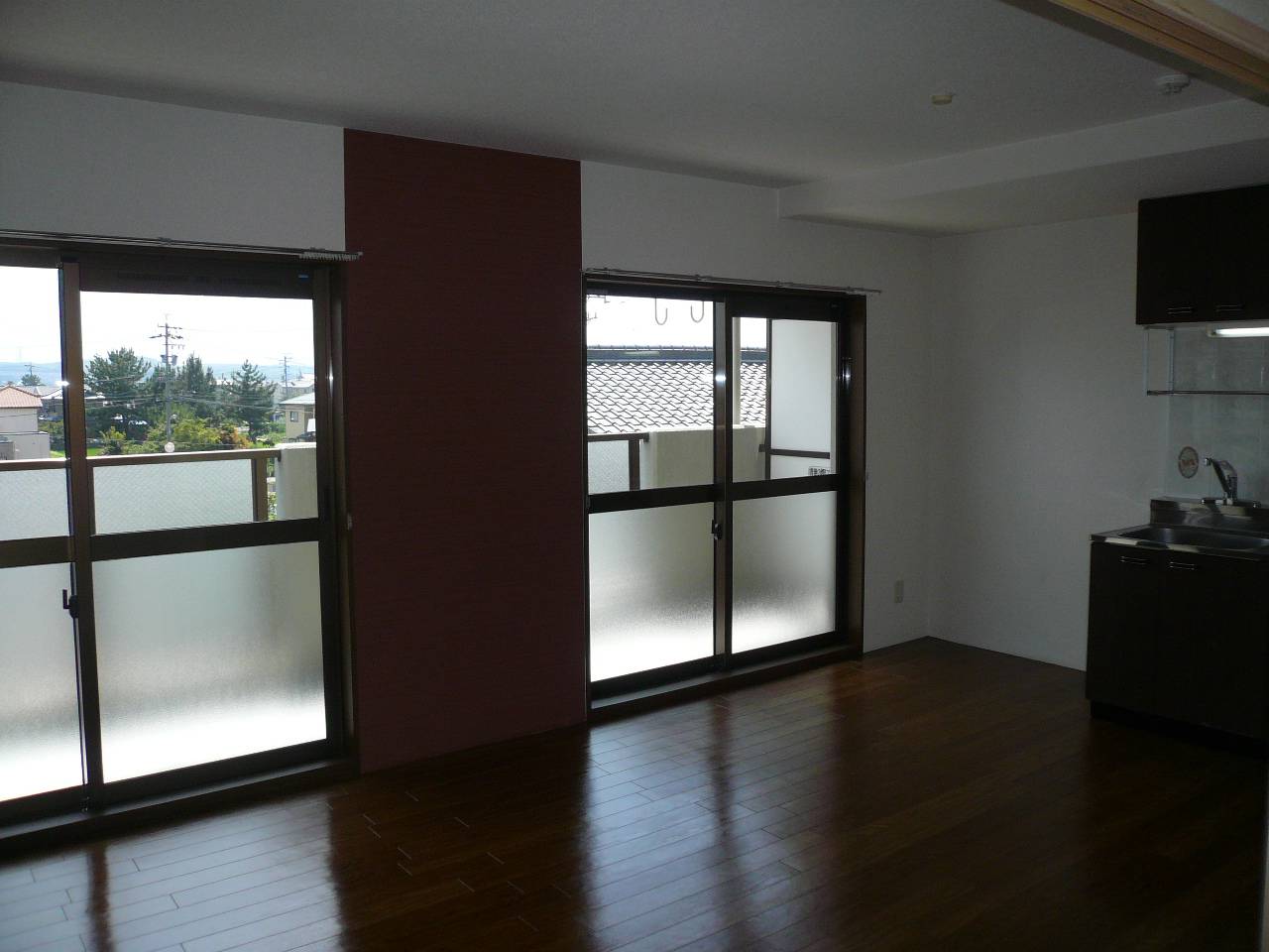 Living and room. Reference photograph, Same building another room