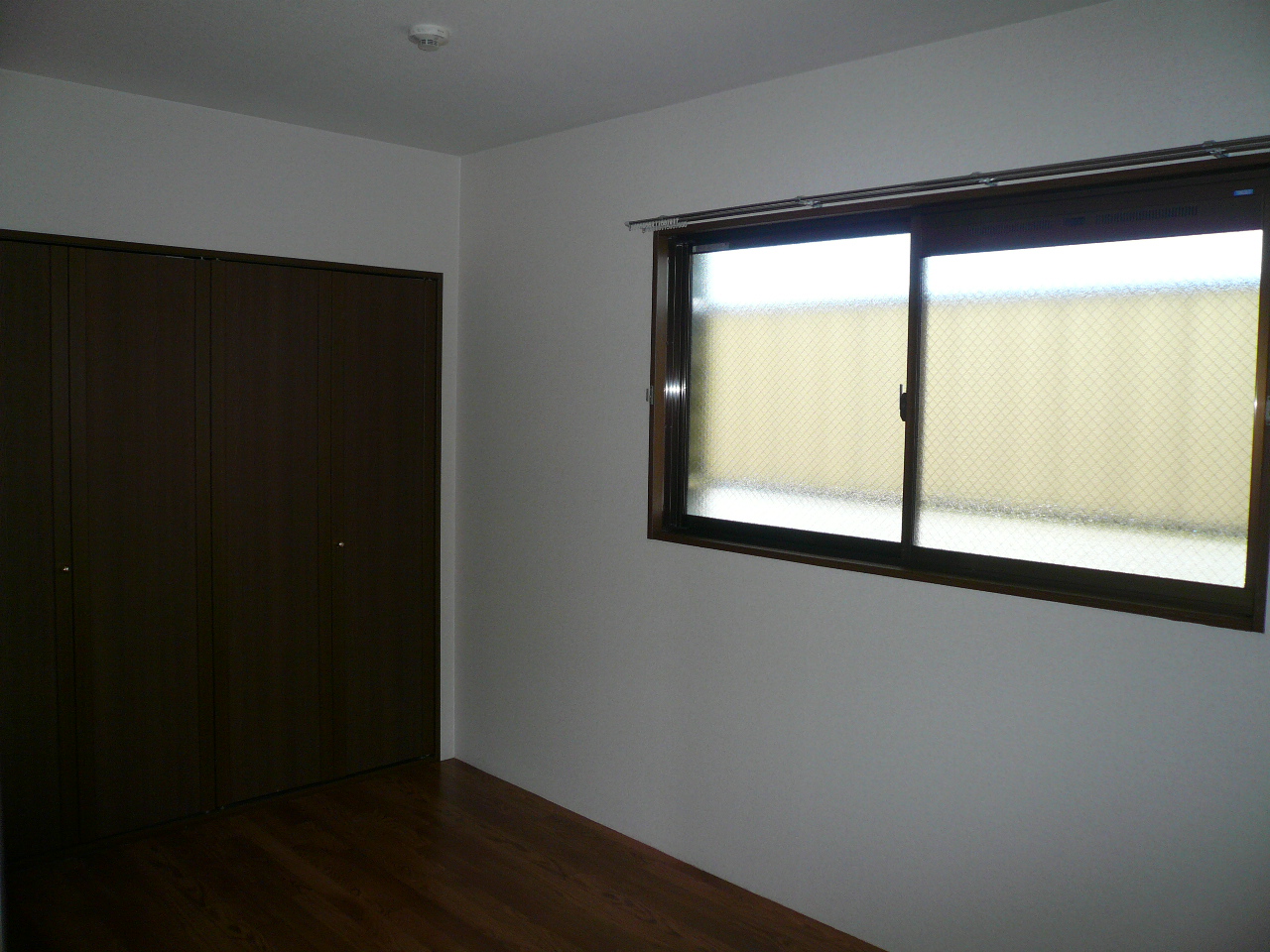 Other room space. Reference photograph, Same building another room