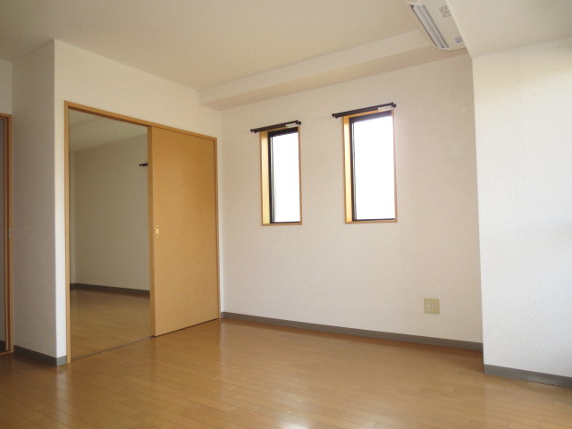 Other room space. dining