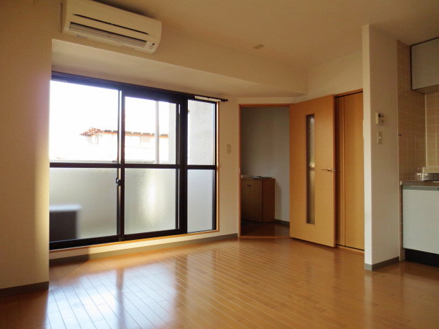 Living and room. Living (air-conditioned)