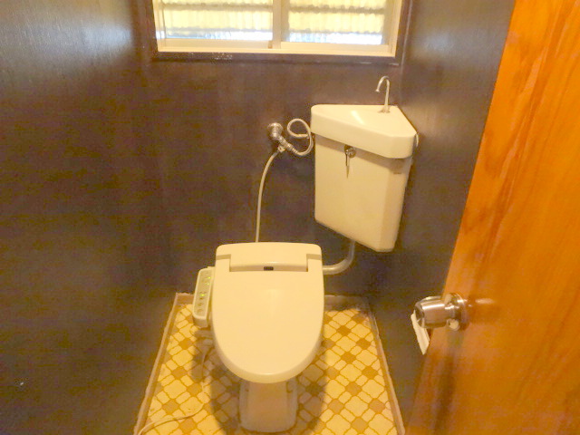 Toilet