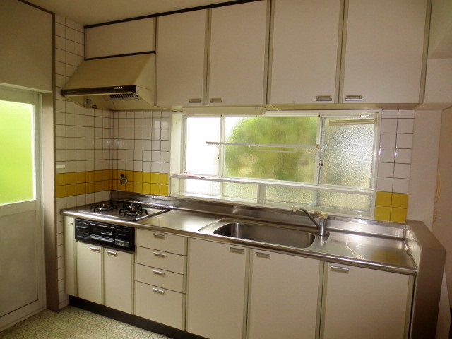 Kitchen. System kitchen