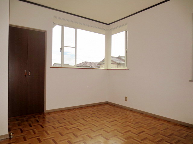 Other room space. Second floor Western Room