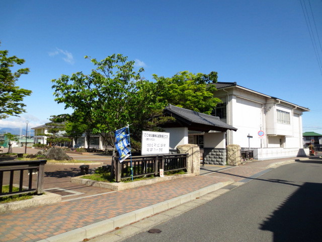 Junior high school. Kuwana Ritcho Island junior high school (junior high school) up to 1320m