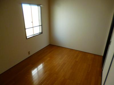 Other room space. Flooring