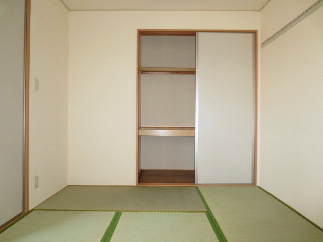 Receipt. Japanese-style closet