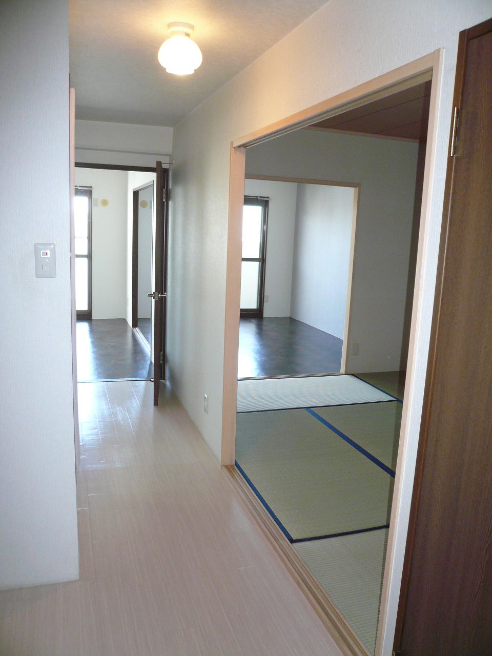 Other room space. Reference photograph