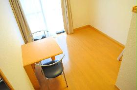 Living and room. Maikore! You can wallpaper to your favorite color for free