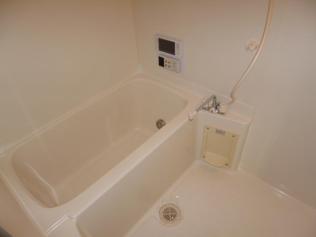 Bath. Reheating function, With TV