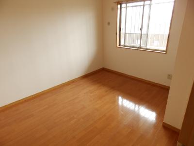 Other room space. Flooring