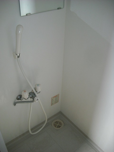 Bath. Shower Room Only