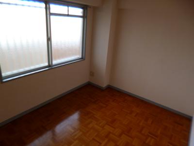Other room space. Flooring