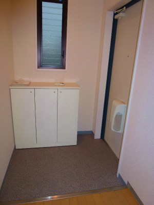 Entrance. Spacious ☆ It is comfortable even come customers! !