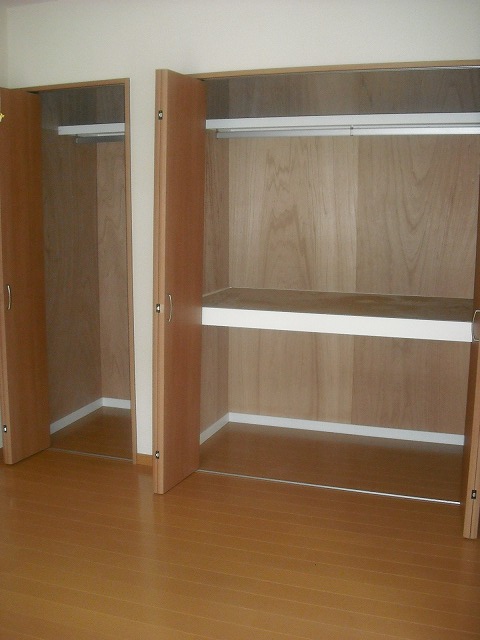 Receipt. We have lined up a large closet two. With pipe hanger.