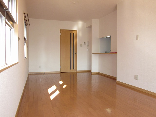 Living and room. Shoot the living room from the veranda side.